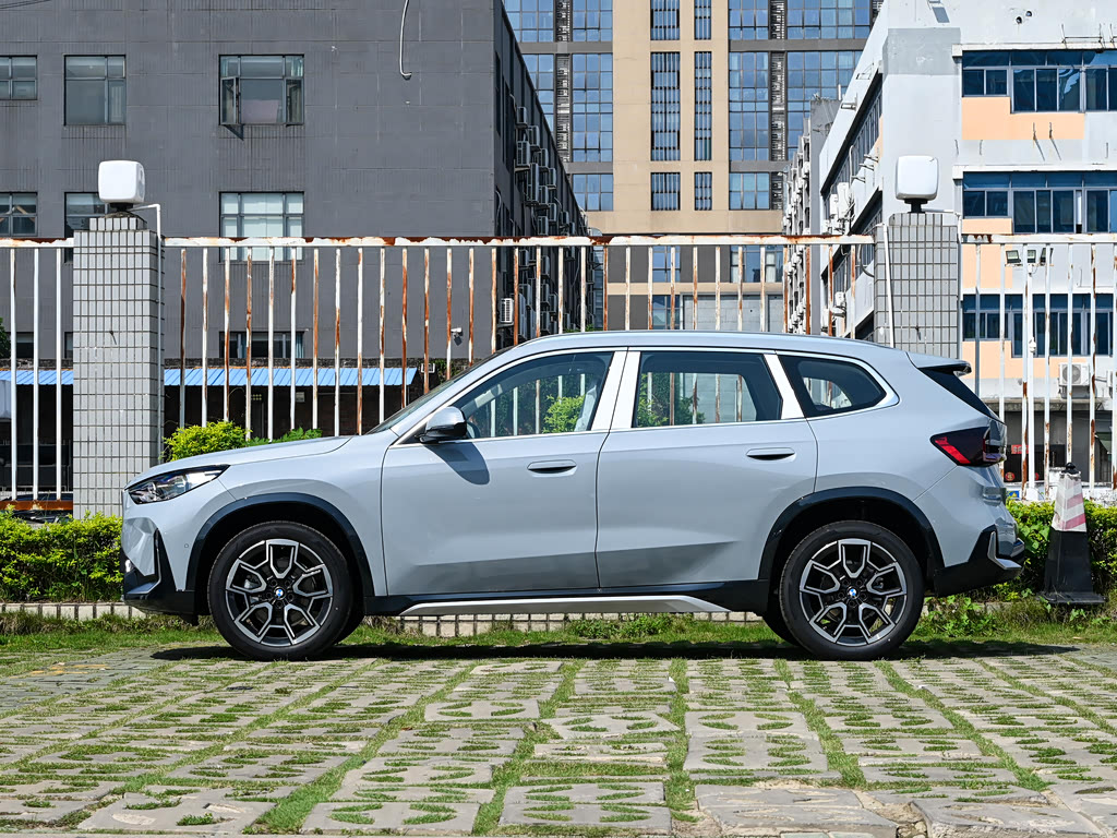 BMW X1 — 5