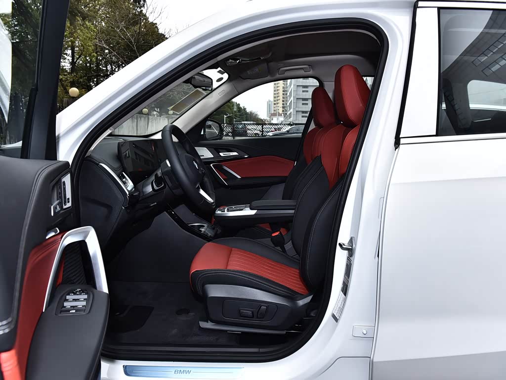 BMW X1 — 7
