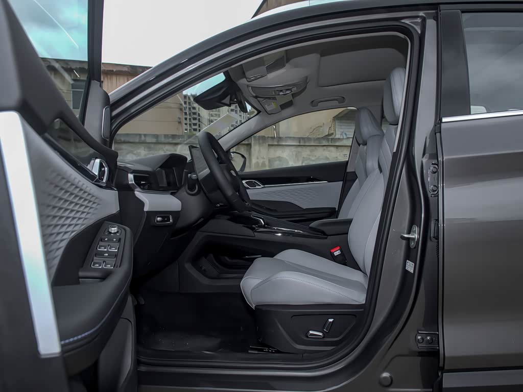 Geely Binyue — 2