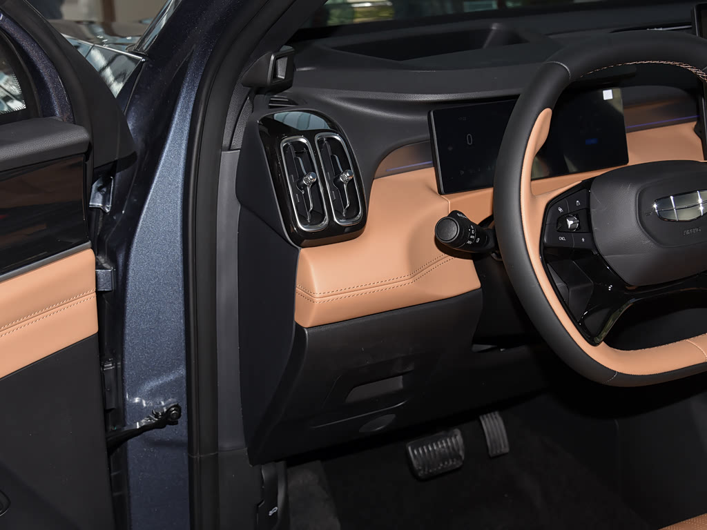 Geely Boyue L — 5