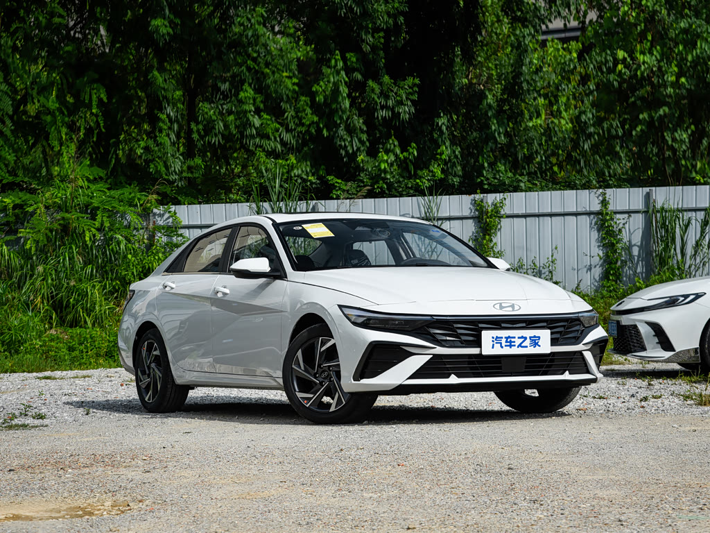 Hyundai Elantra — 2