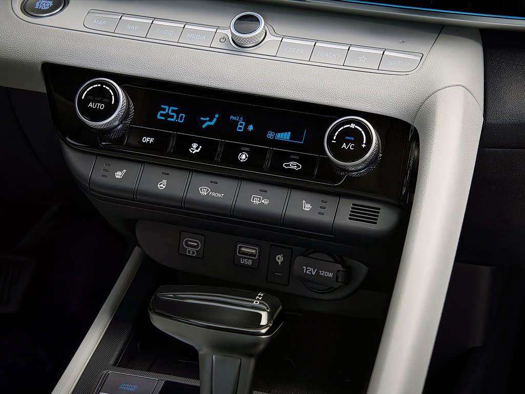 Hyundai Elantra — 5