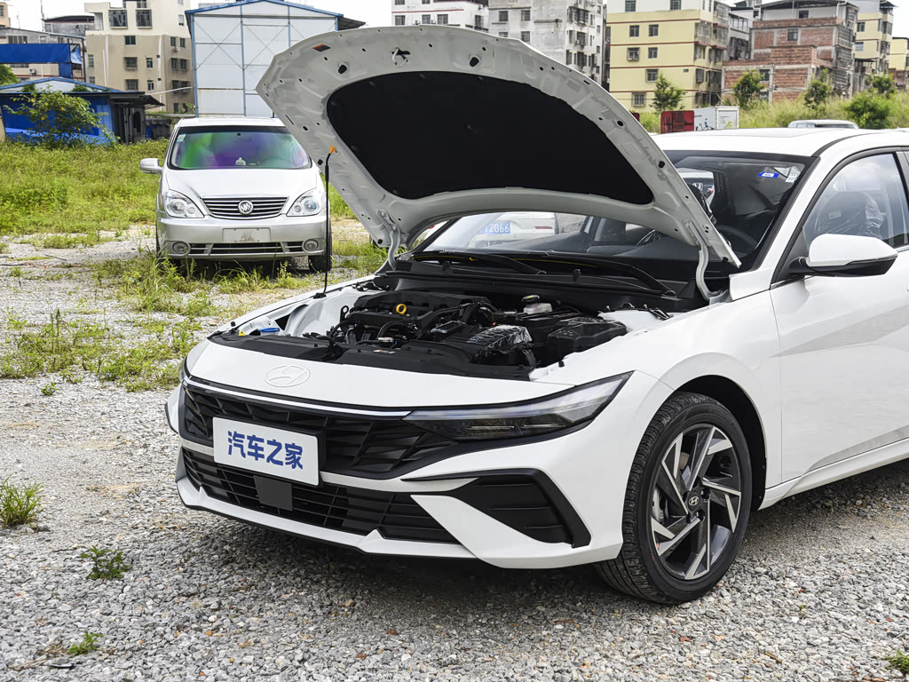 Hyundai Elantra — 7