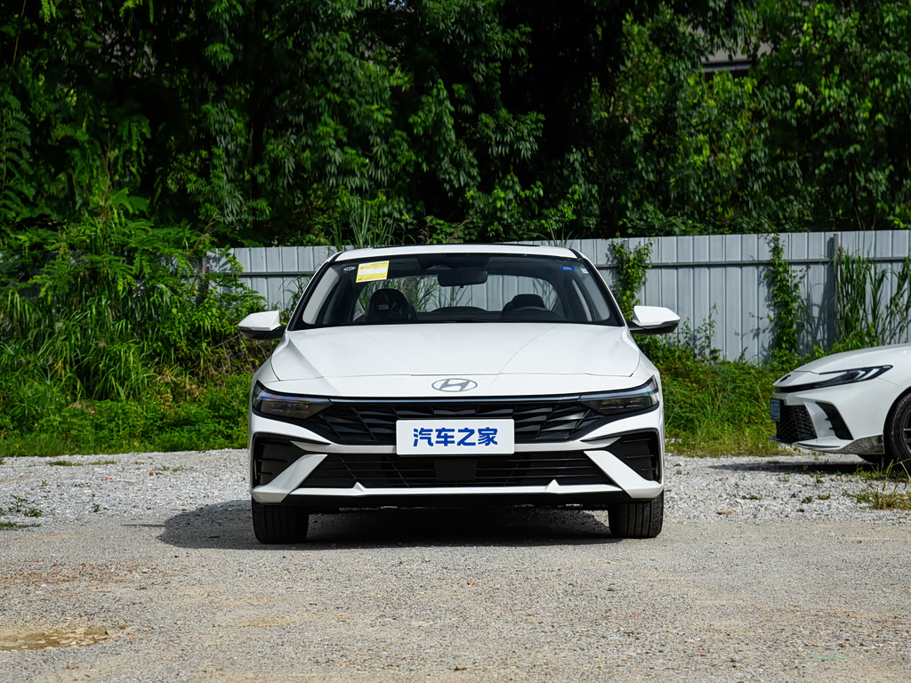 Hyundai Elantra — 9