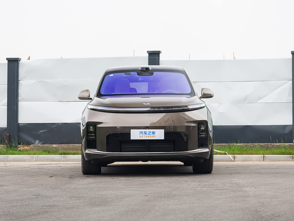Li Auto 9U — 7