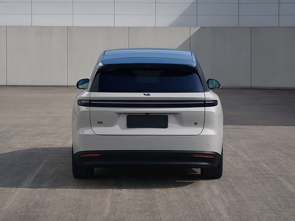 Li Auto i8 — 7