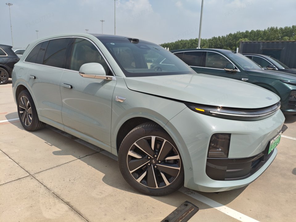 2025 Li Auto L6 Max — 2