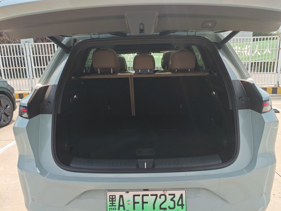2025 Li Auto L6 Max — 7