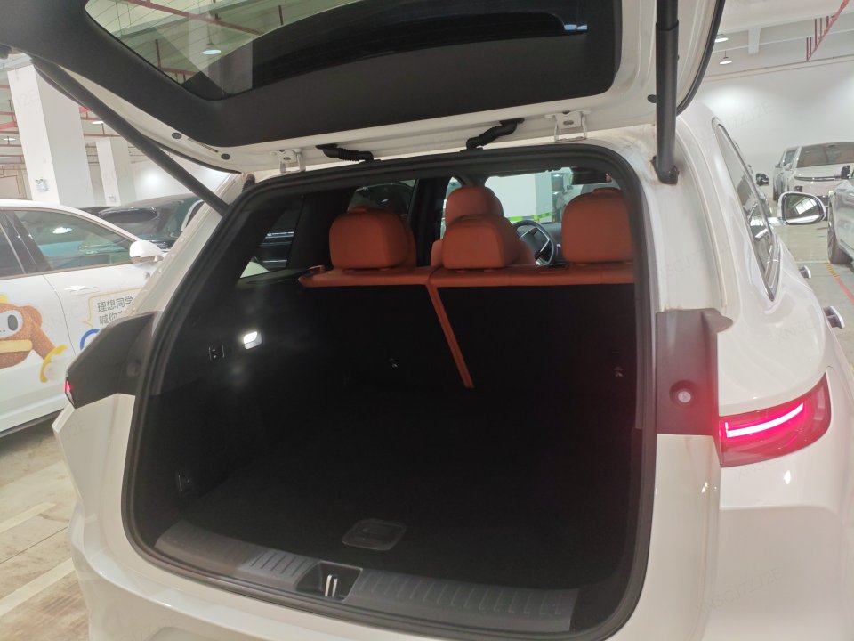 2025 Li Auto L6 Max — 7