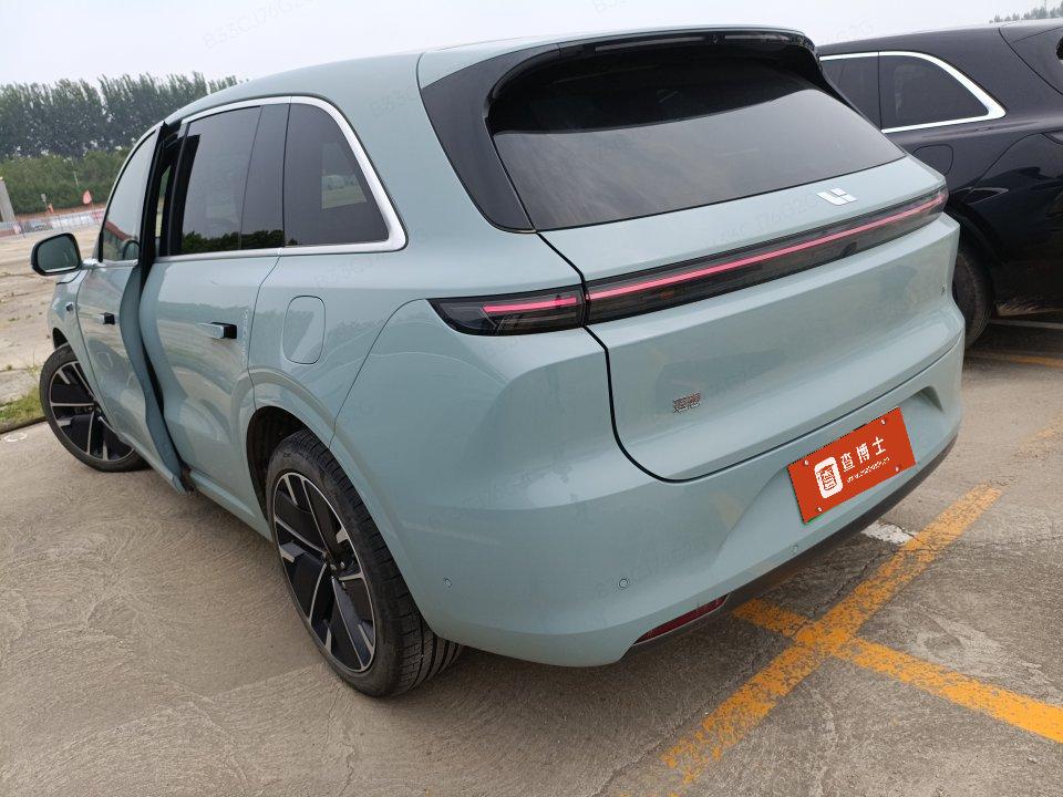 2025 Li Auto L6 Max — 3