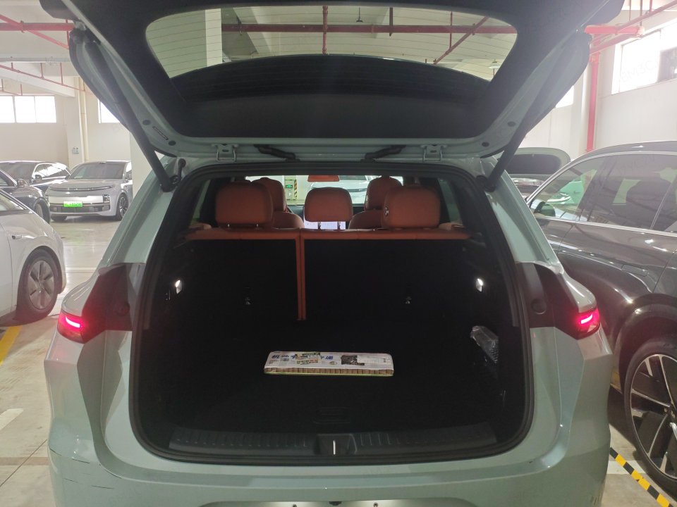 2025 Li Auto L6 Max — 7