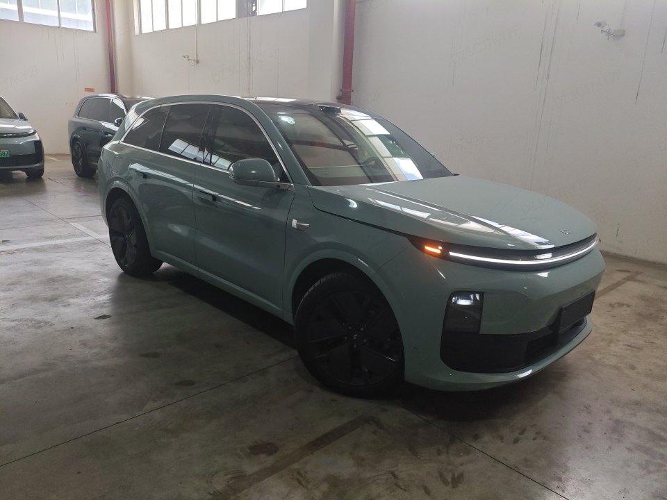 2025 Li Auto L6 Max — 2