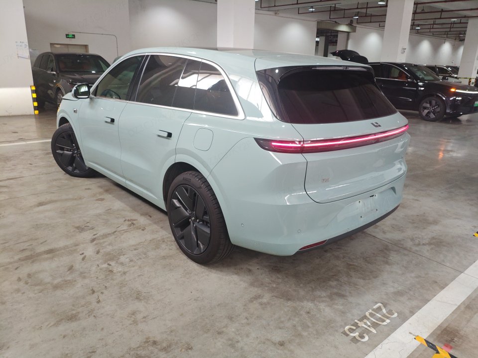 2025 Li Auto L6 Max — 3