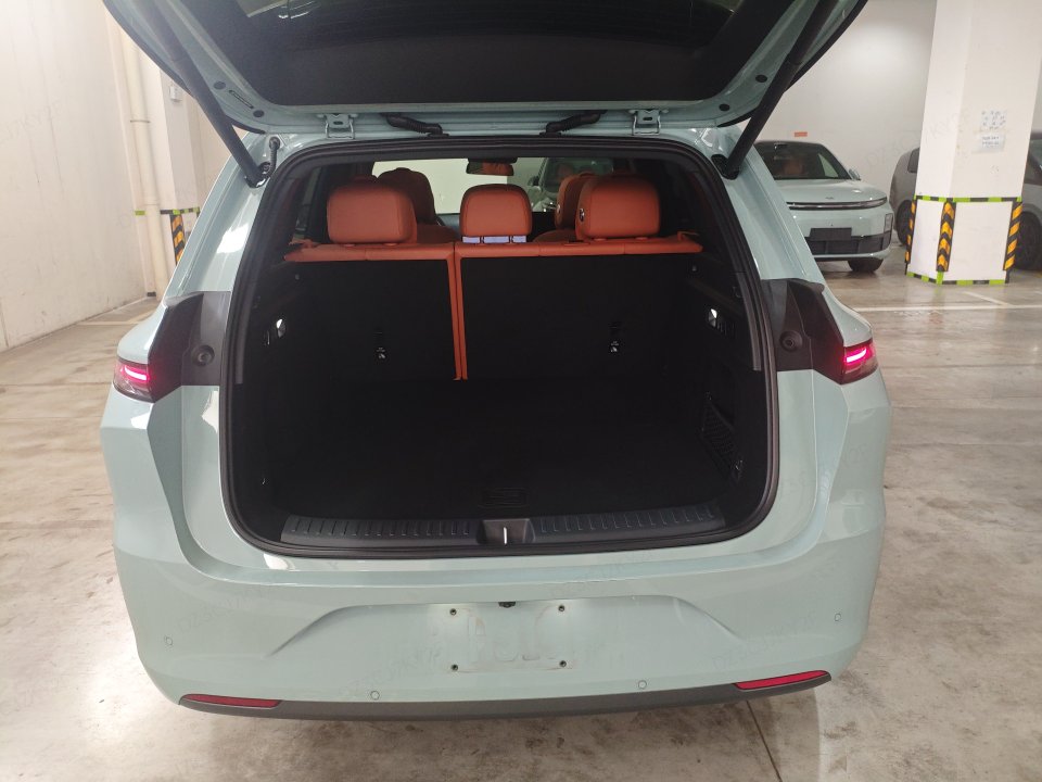 2025 Li Auto L6 Max — 7