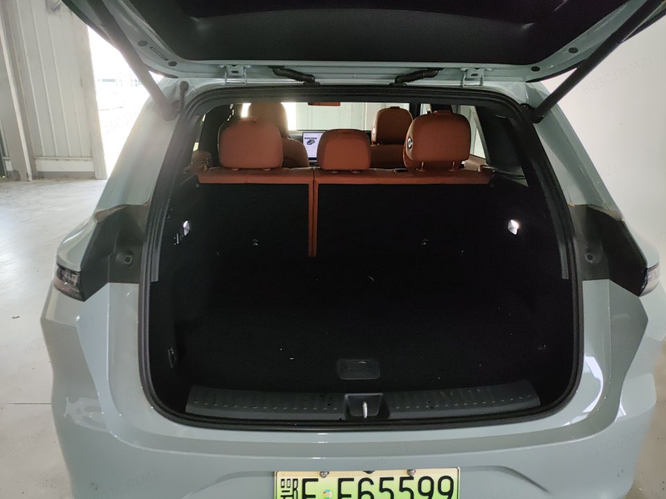 2025 Li Auto L6 Max — 7