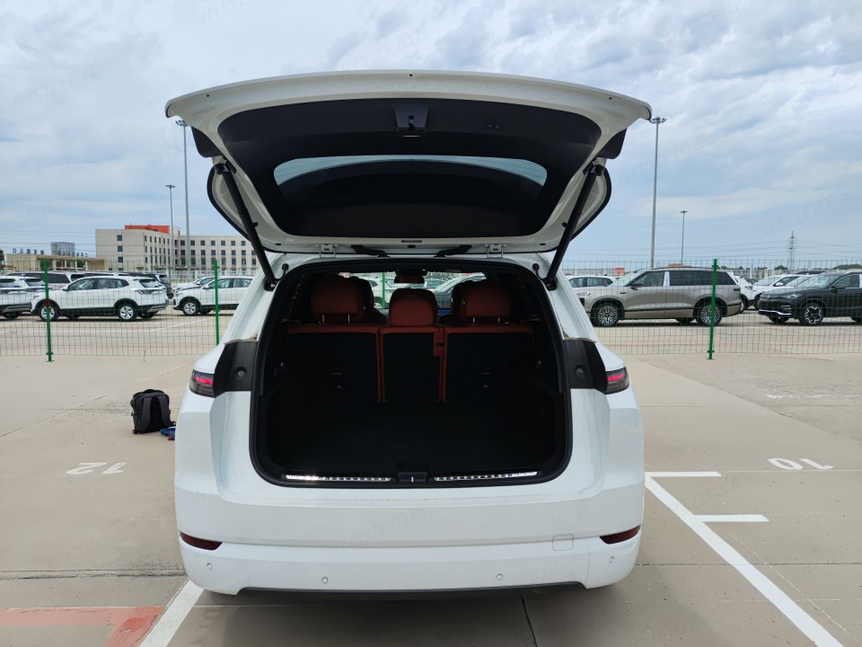 2025 Li Auto L7 Max — 7