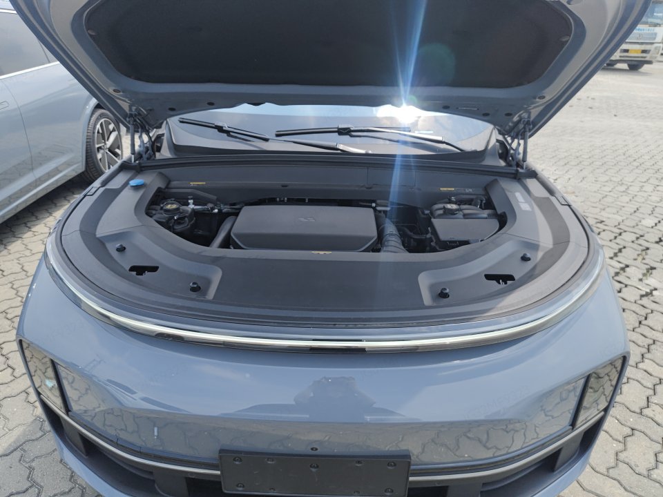 2025 Li Auto L8 Max — 8