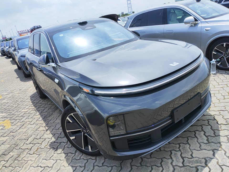 2025 Li Auto L8 Max — 2