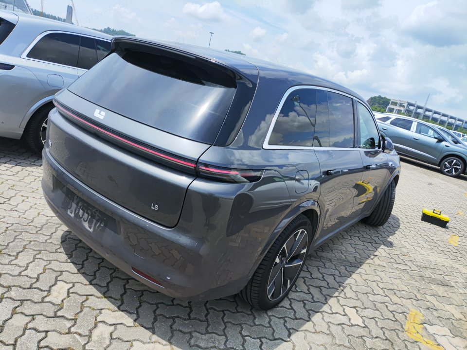 2025 Li Auto L8 Max — 4