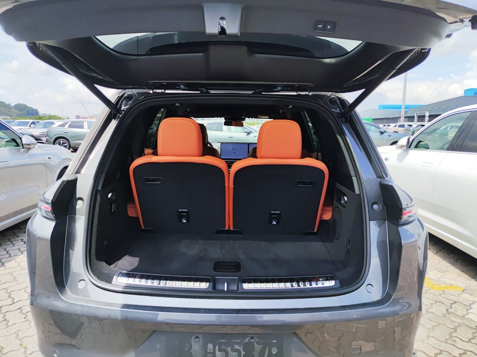2025 Li Auto L8 Max — 7