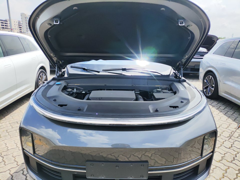 2025 Li Auto L8 Max — 8