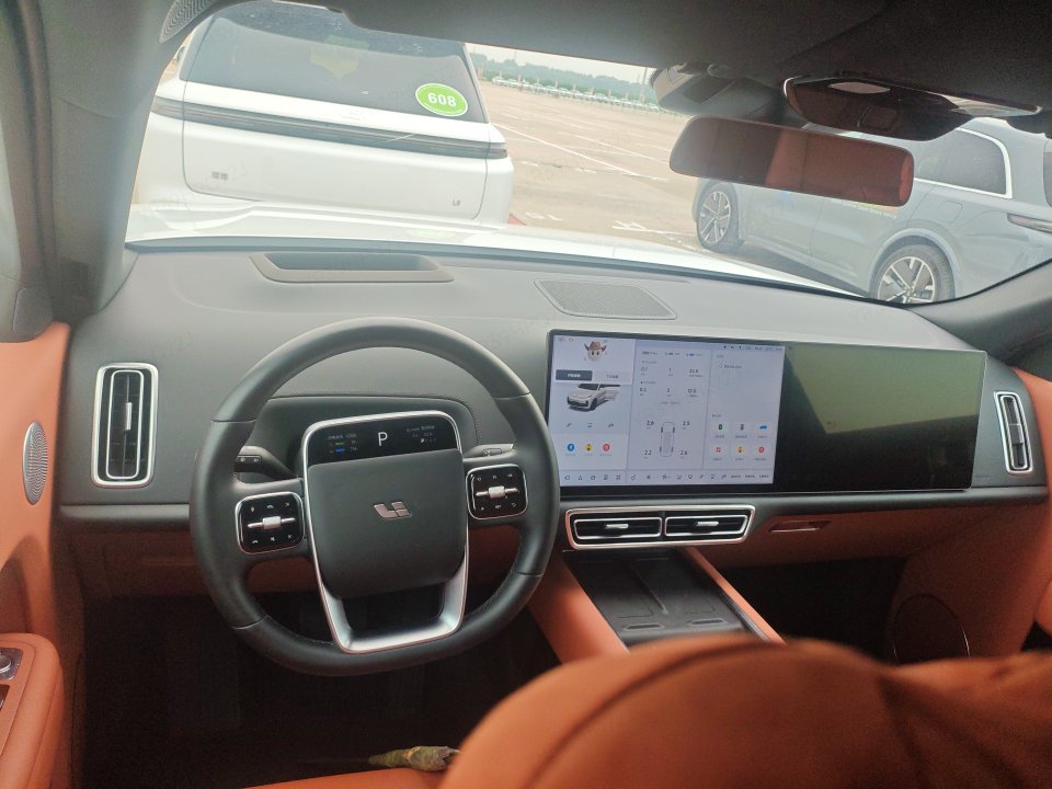 2025 Li Auto L8 Max — 5