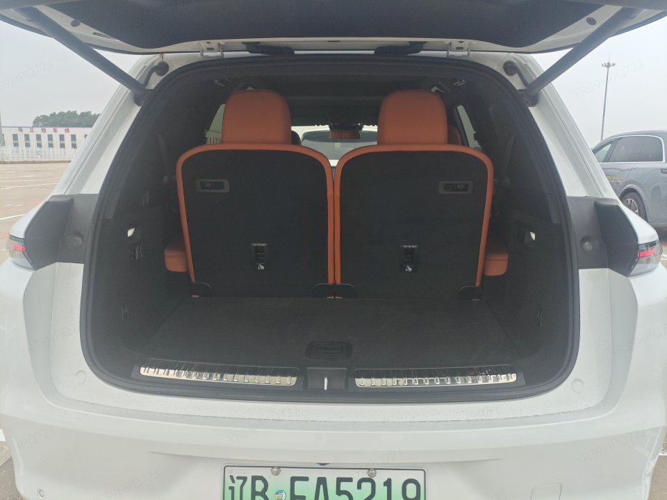 2025 Li Auto L8 Max — 7