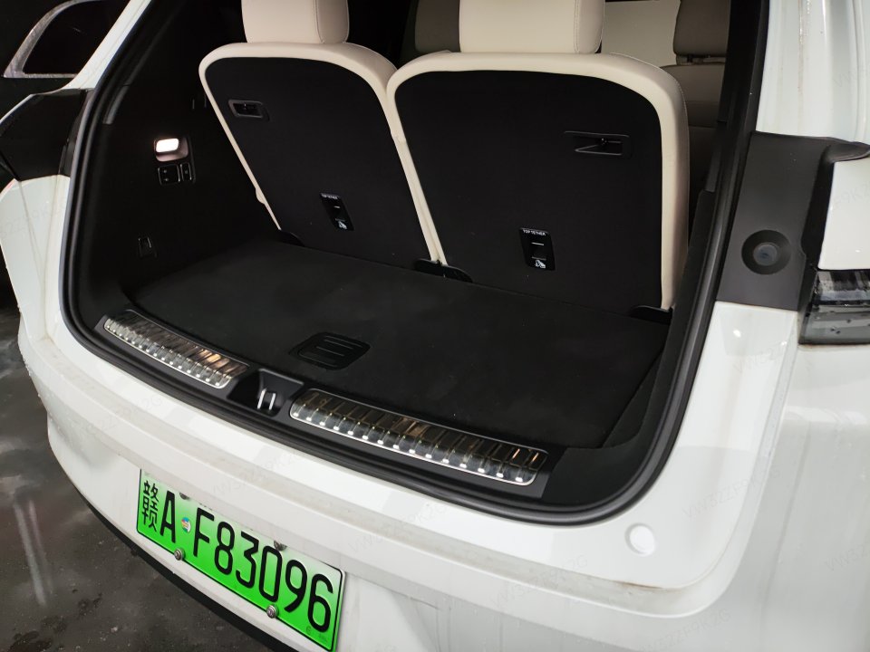 2025 Li Auto L8 Max — 7