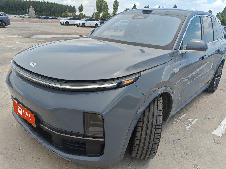 2025 理想L8 Ultra