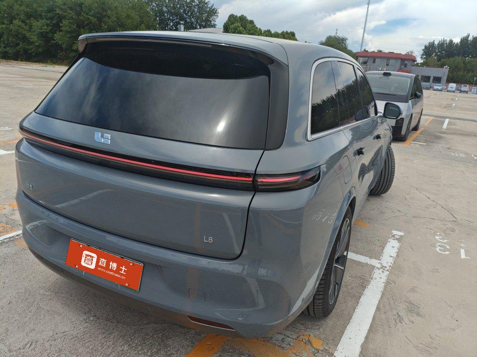 2025 理想L8 Ultra — 4