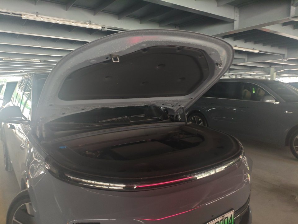 2025 Li Auto L8 Ultra — 8