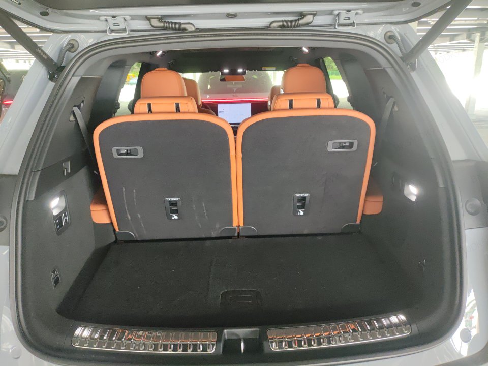 2025 Li Auto L8 Ultra — 7