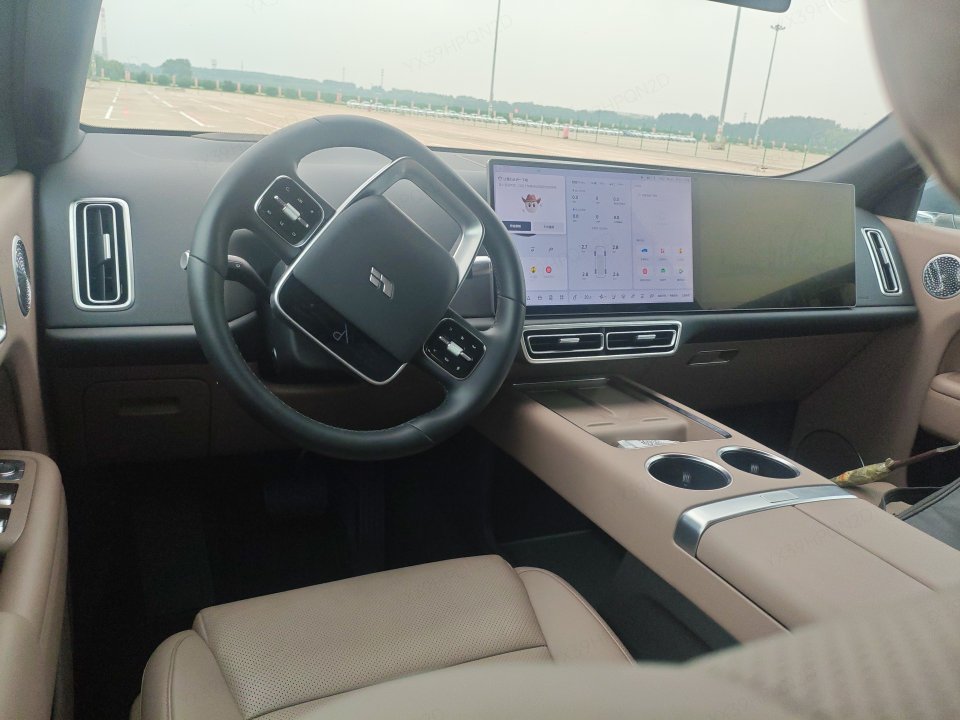 2025 Li Auto L8 Ultra — 5