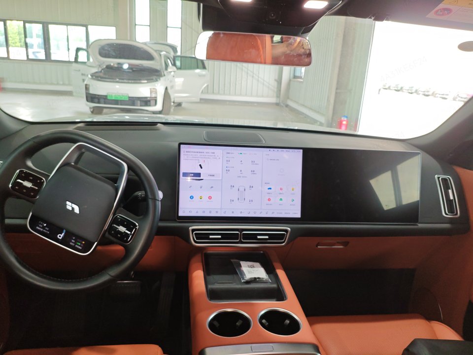 2025 Li Auto L8 Ultra — 5