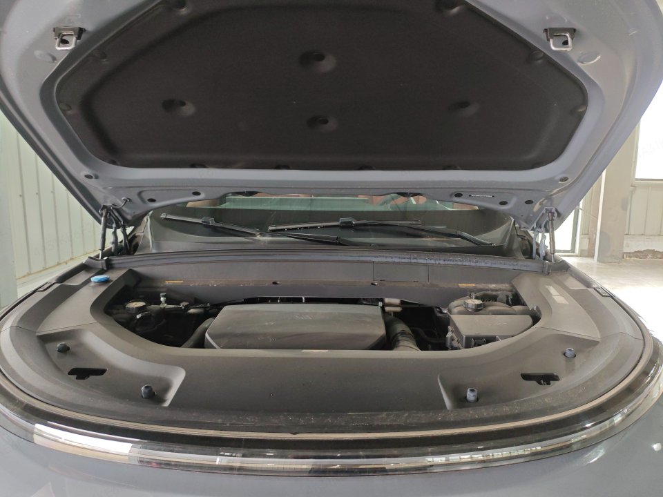 2025 Li Auto L8 Ultra — 8