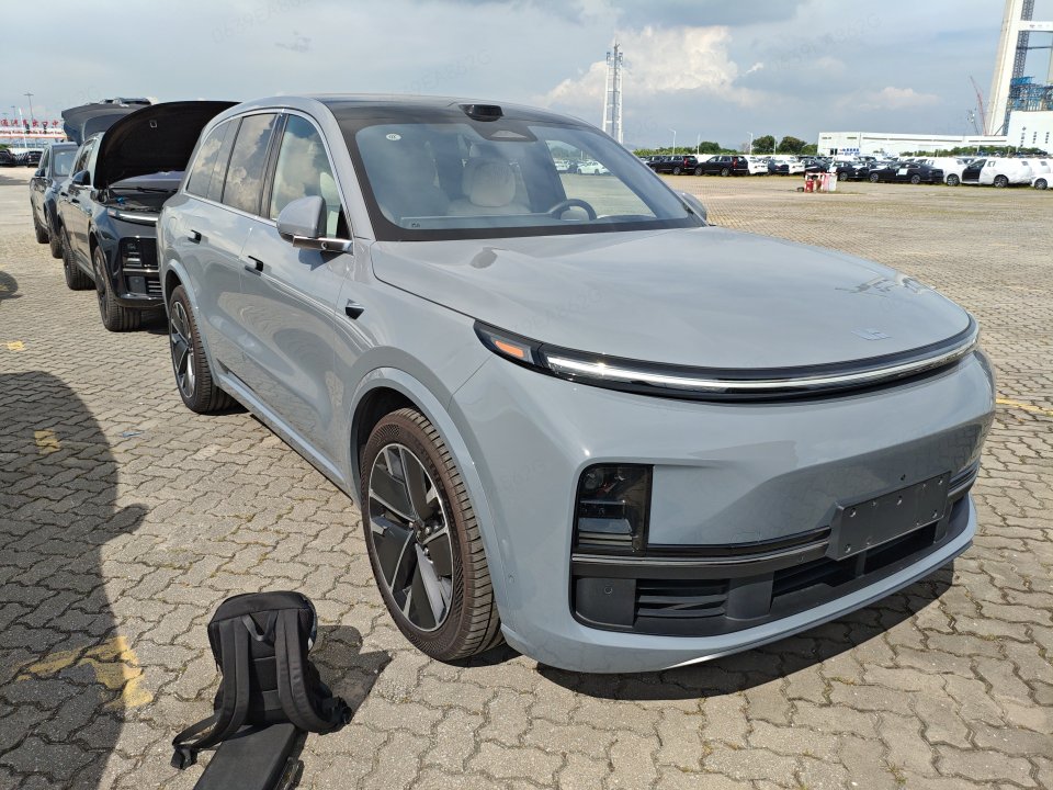 2025 Li Auto L8 Ultra — 2