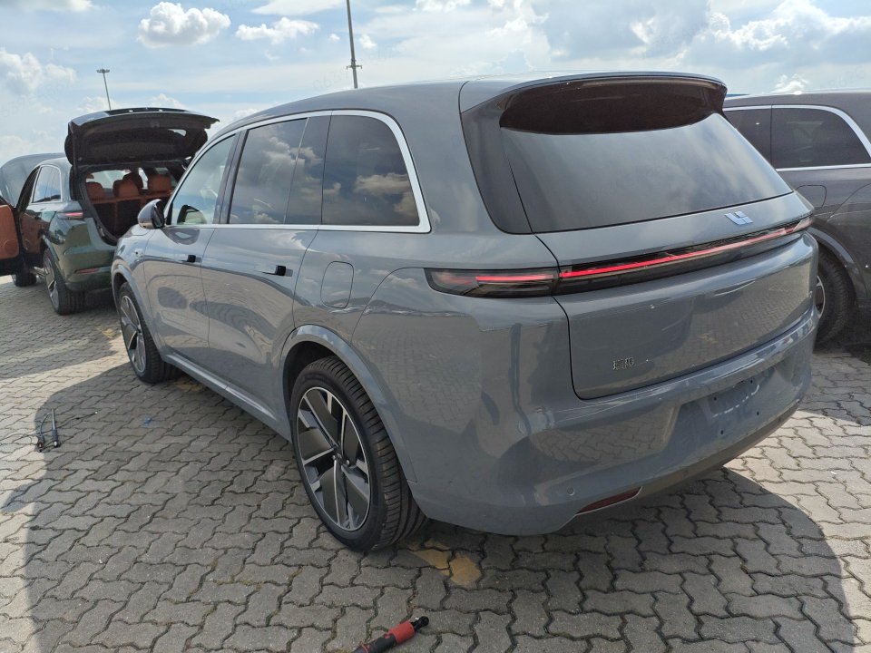 2025 Li Auto L8 Ultra — 3