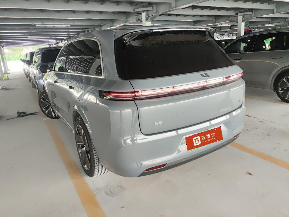 2025 Li Auto L8 Ultra — 3