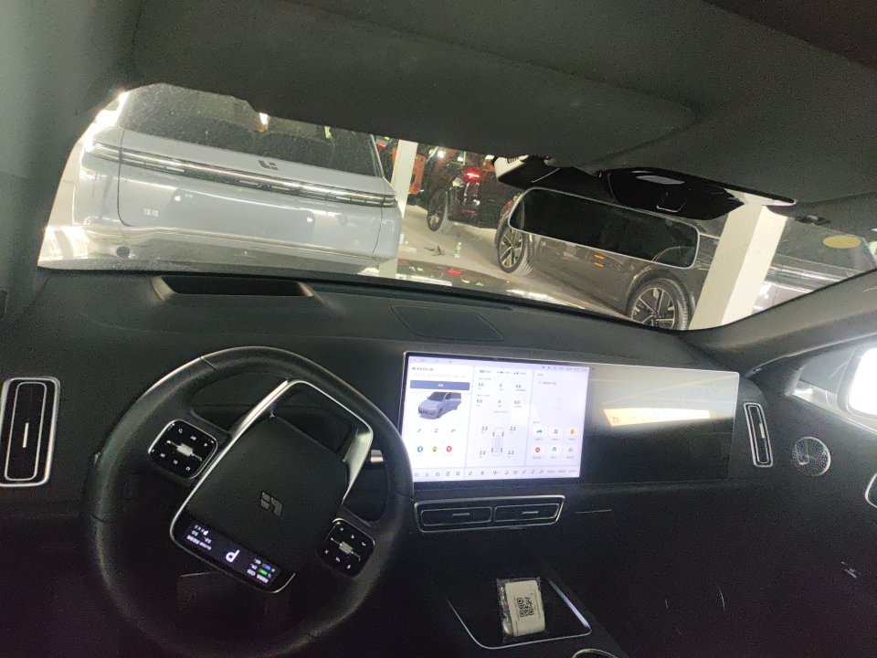 2025 Li Auto L8 Ultra — 5