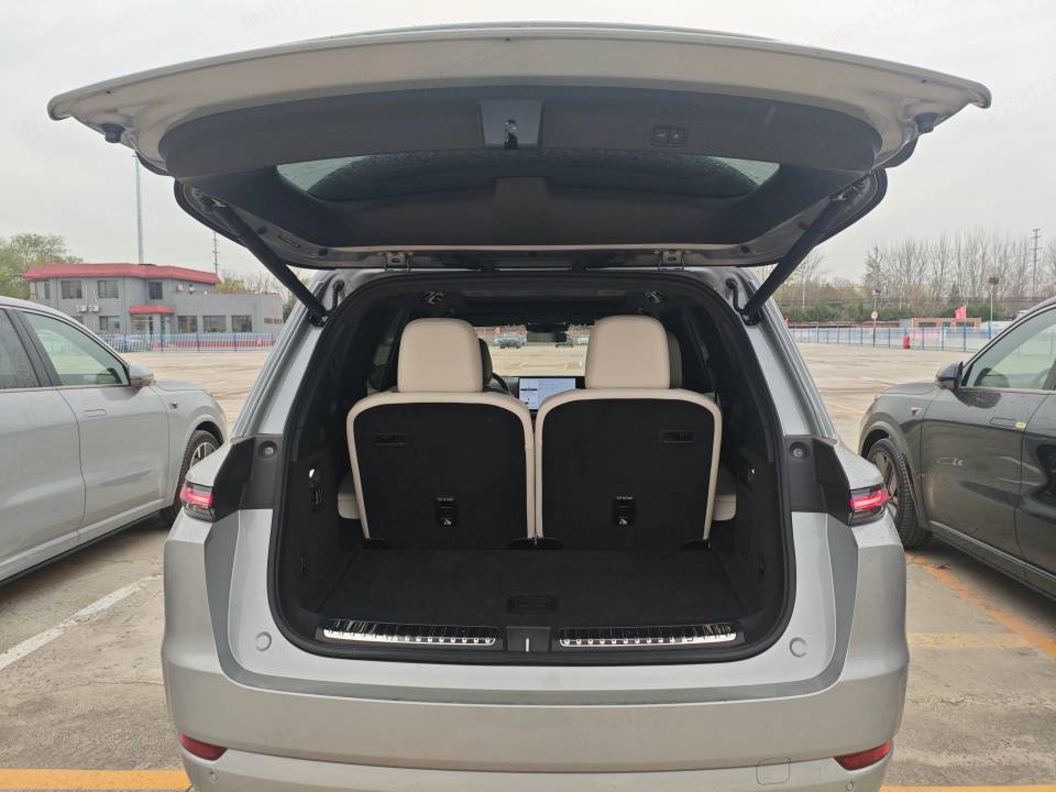 2025 Li Auto L9 Ultra — 7