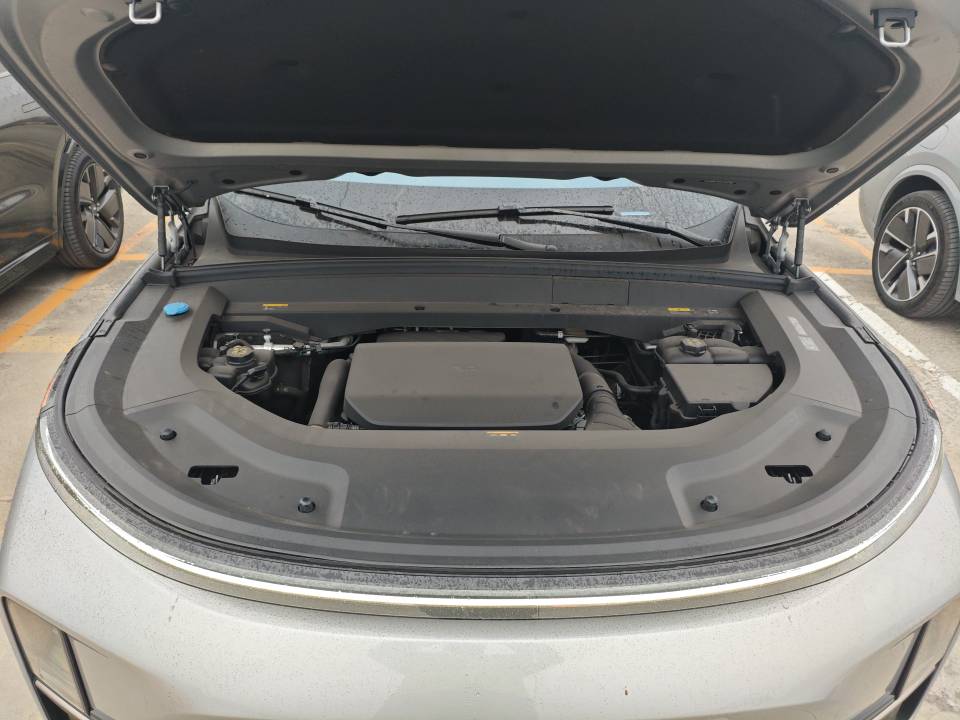 2025 Li Auto L9 Ultra — 8