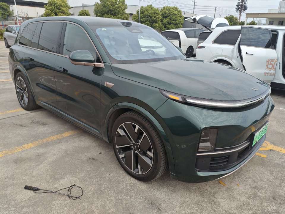 2025 Li Auto L9 Ultra — 2