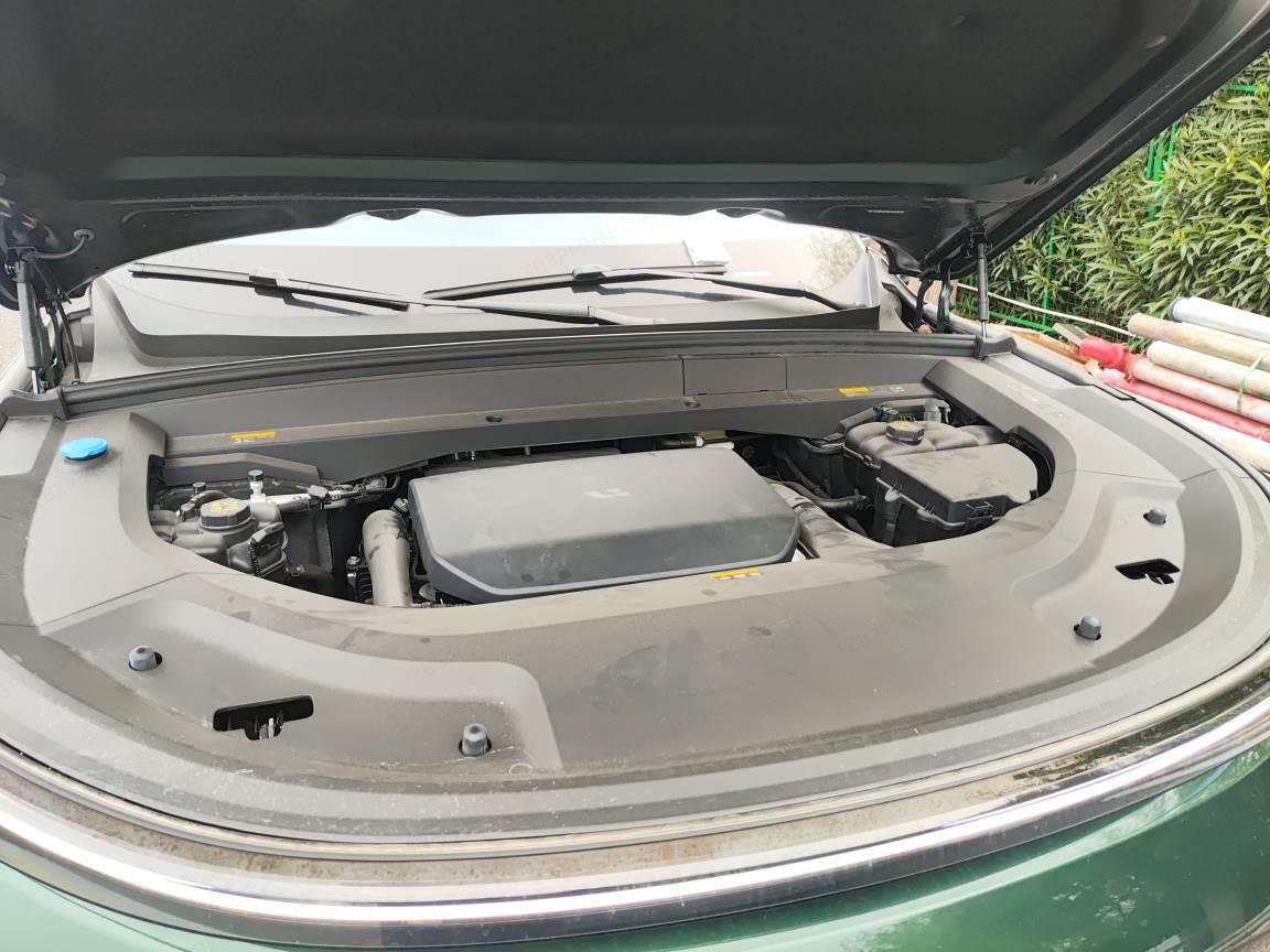 2025 Li Auto L9 Ultra — 8