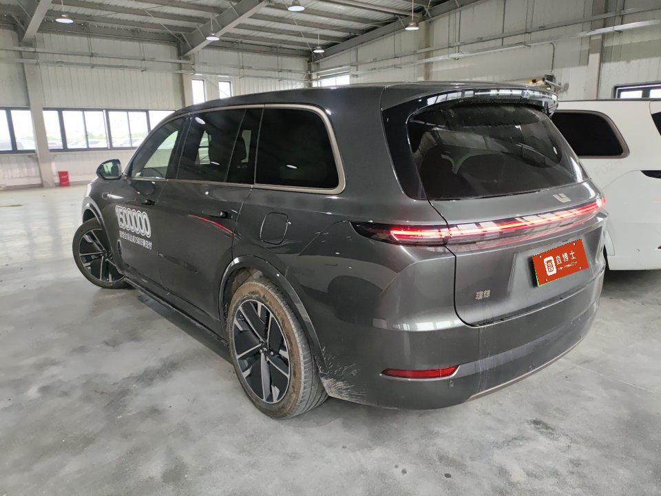 2025 理想L9 Ultra — 3