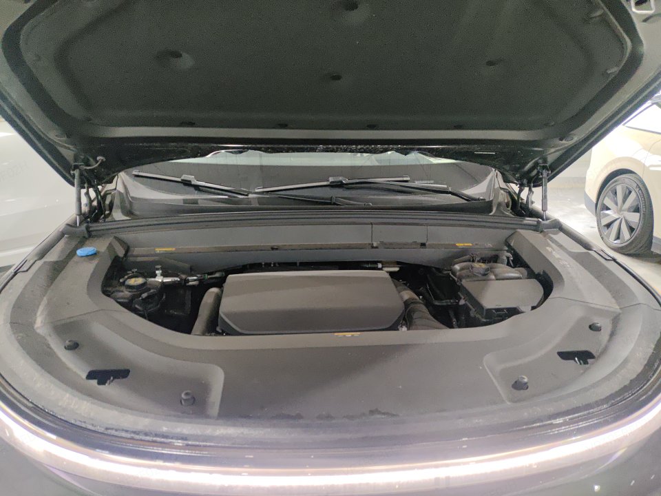 2025 理想L9 Ultra — 8
