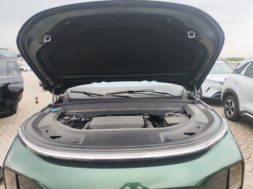 2025 理想L9 Ultra — 8