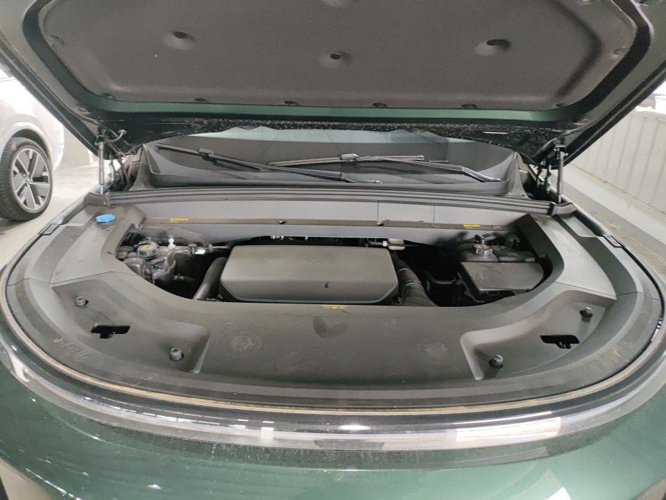 2025 Li Auto L9 Ultra — 8