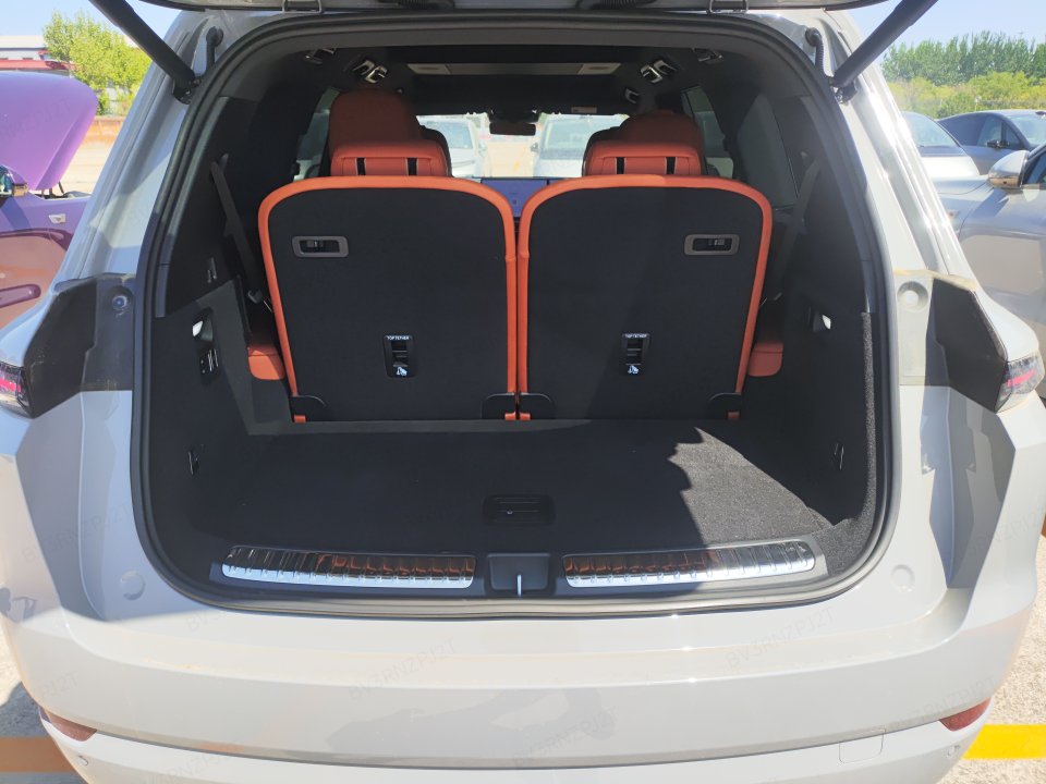 2025 Li Auto L9 Ultra — 7