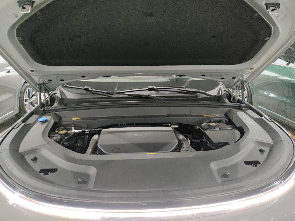 2025 Li Auto L9 Ultra — 8