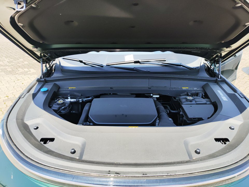2025 Li Auto L9 Ultra — 8